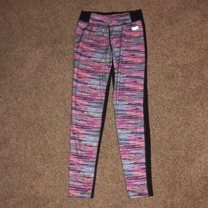 multicolored leggings.